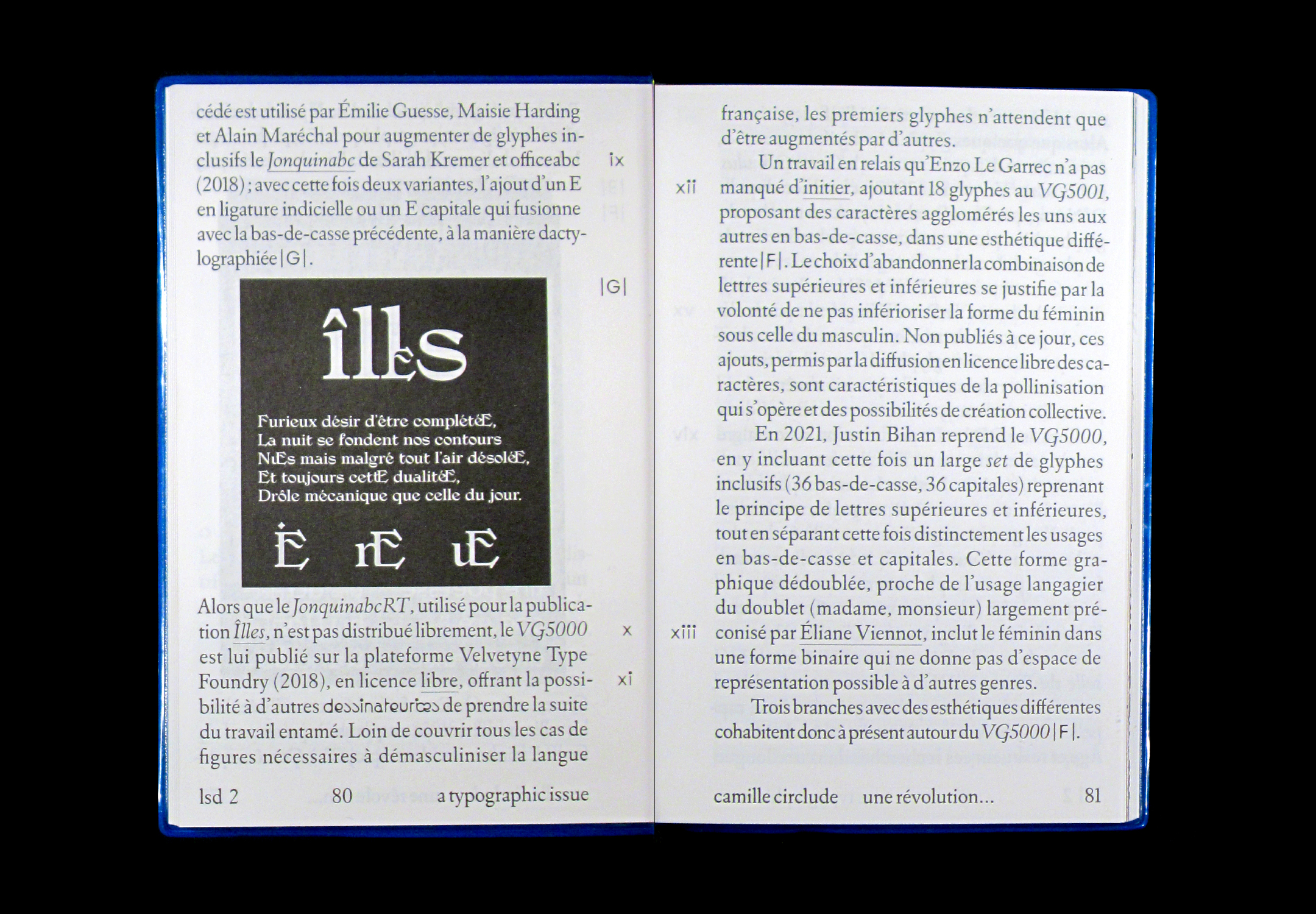 Vue d'une double page intérieure contenant principalement du texte, et une image.