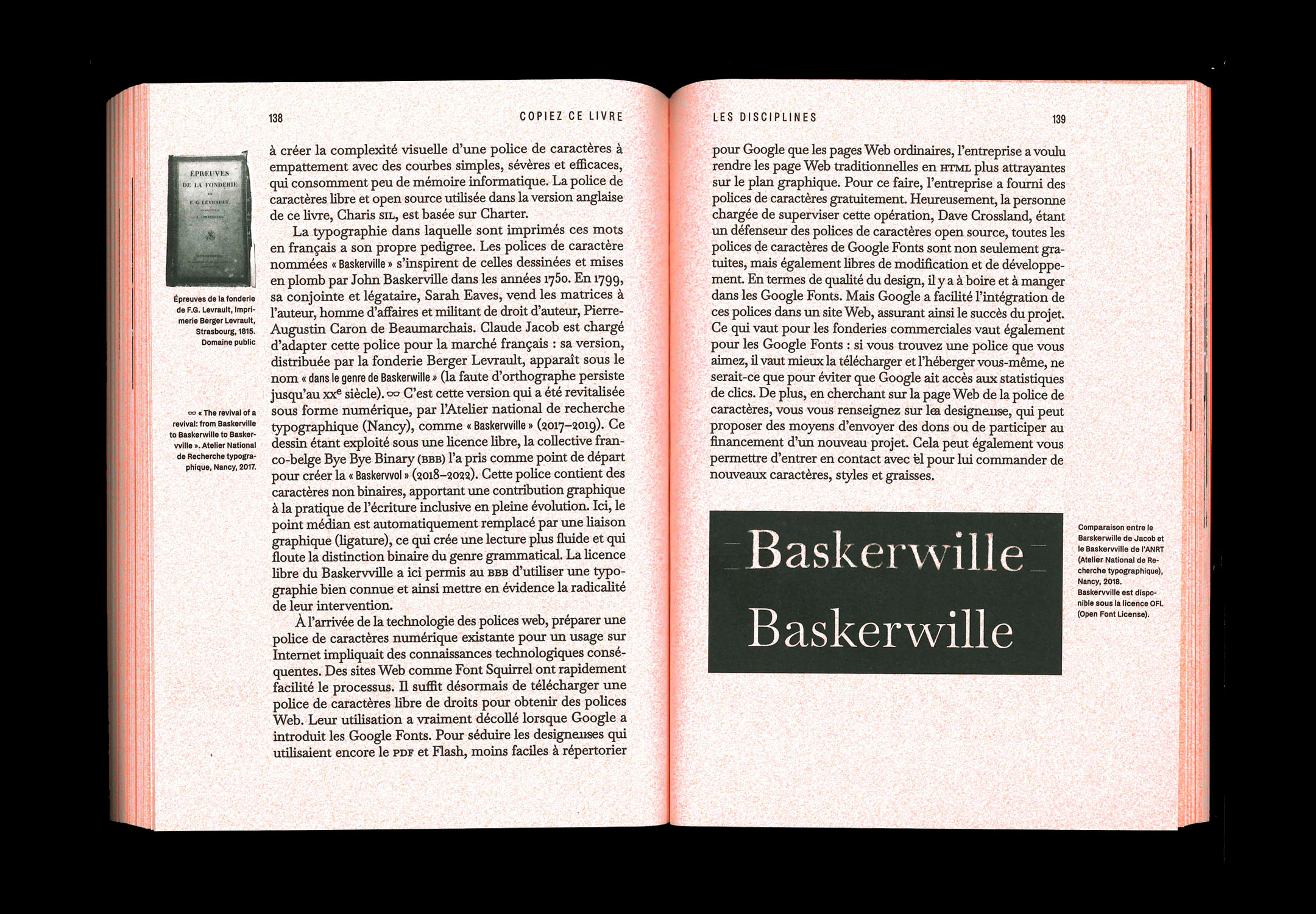 Double page du livre présentant l'étude de cas sur la Baskervvol. Mise en page texte en noir et monochromie orange. Fond tacheté.