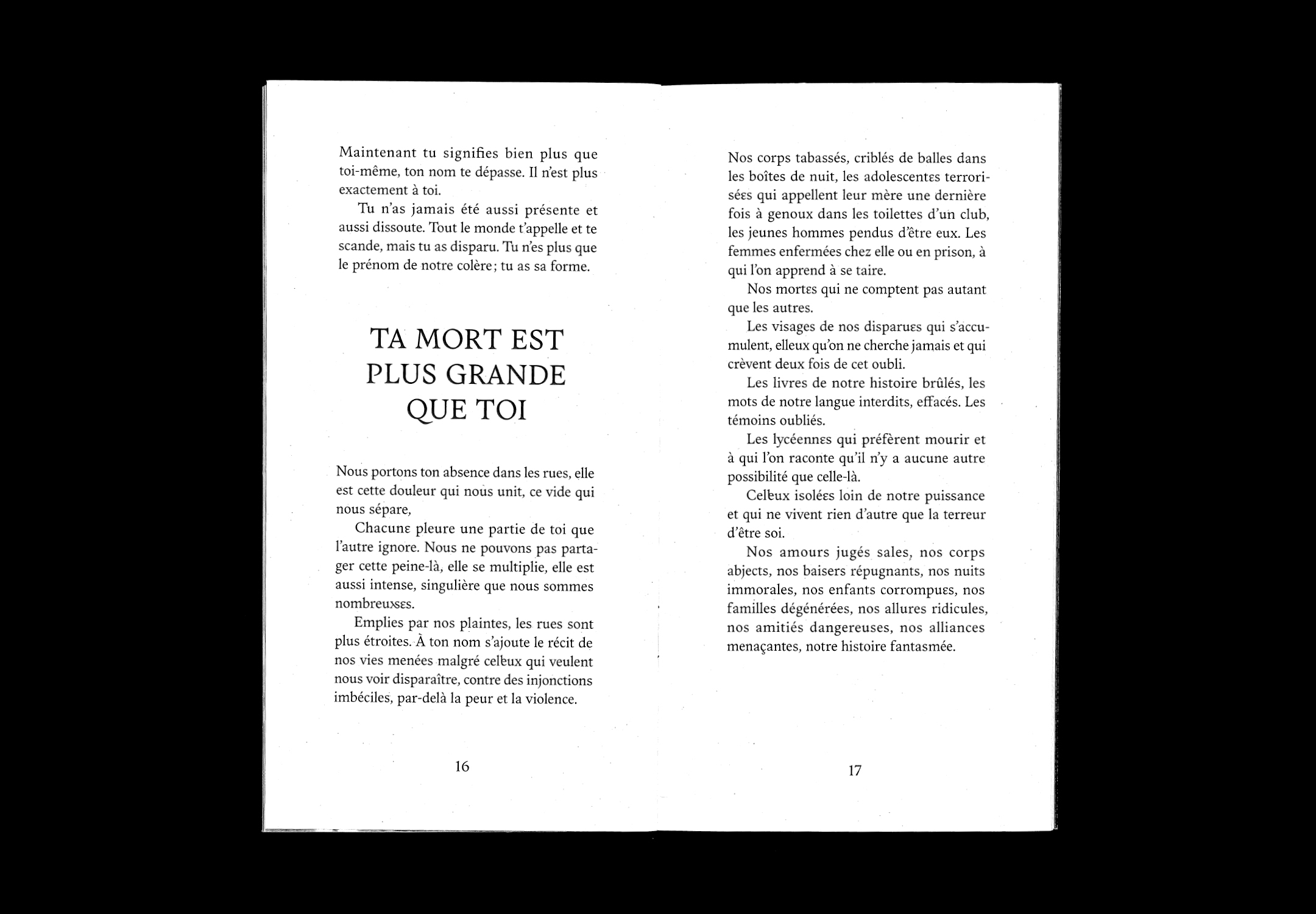 Double-page intérieure du livret, texte noir sur papier blanc.