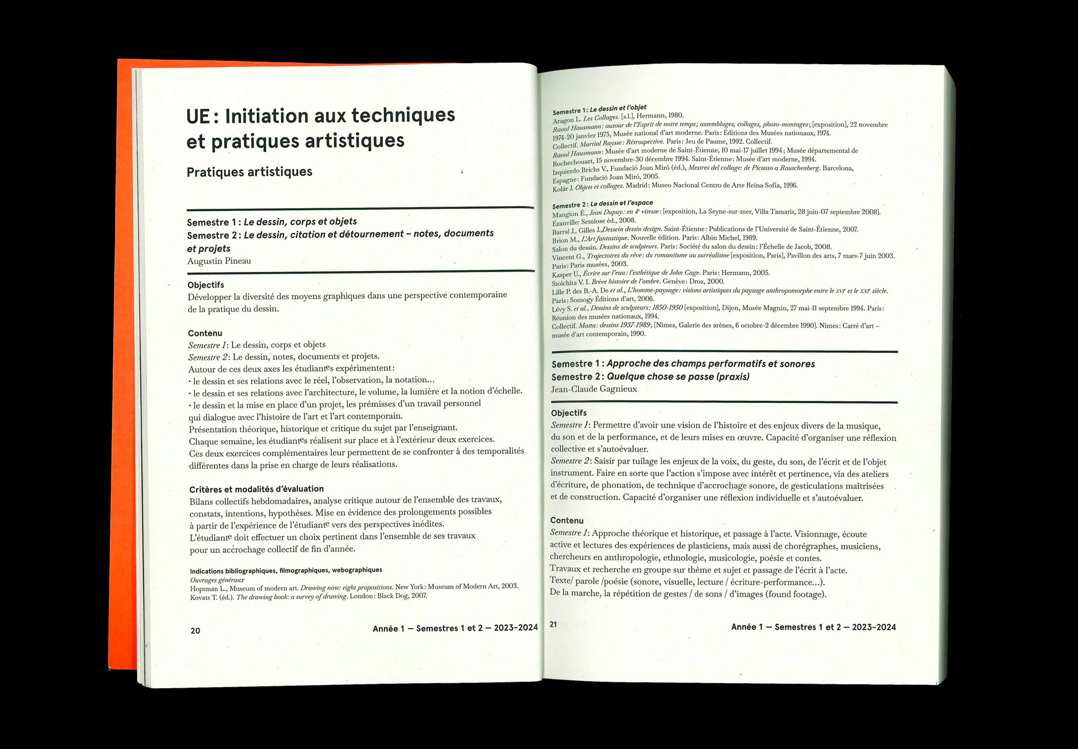 Double page du précis de cours présentant une unité d'enseignement. Texte noir sur papier blanc.